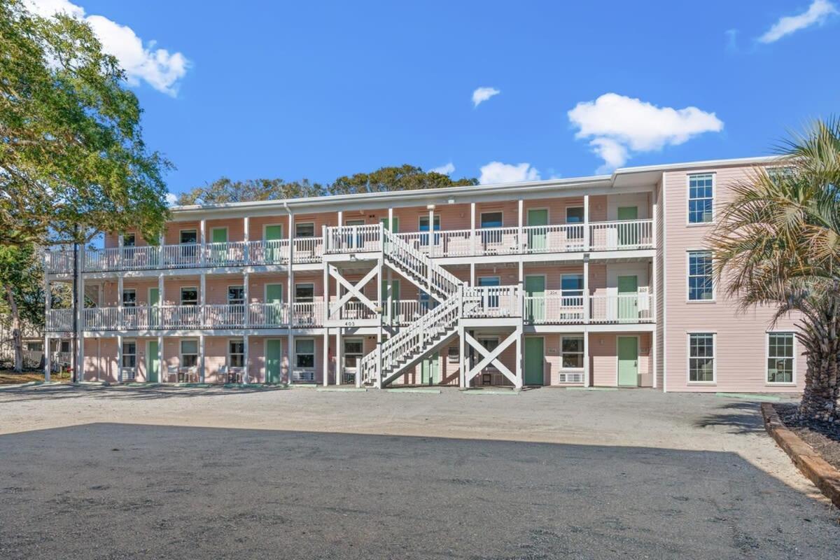 Treehouse Lodge Walk To Beach Pet-Friendly 202 Myrtle Beach Exterior photo